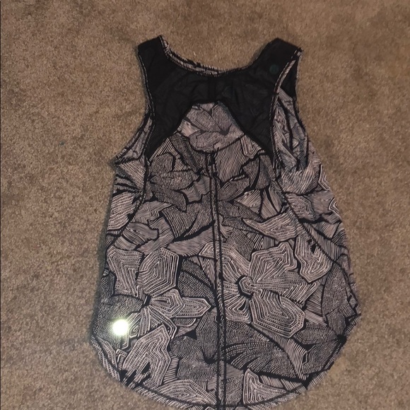 lululemon tank top - Picture 2 of 3